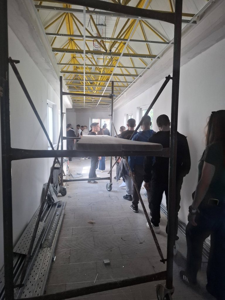 683245708 935346112656967 5699498832991678990 N